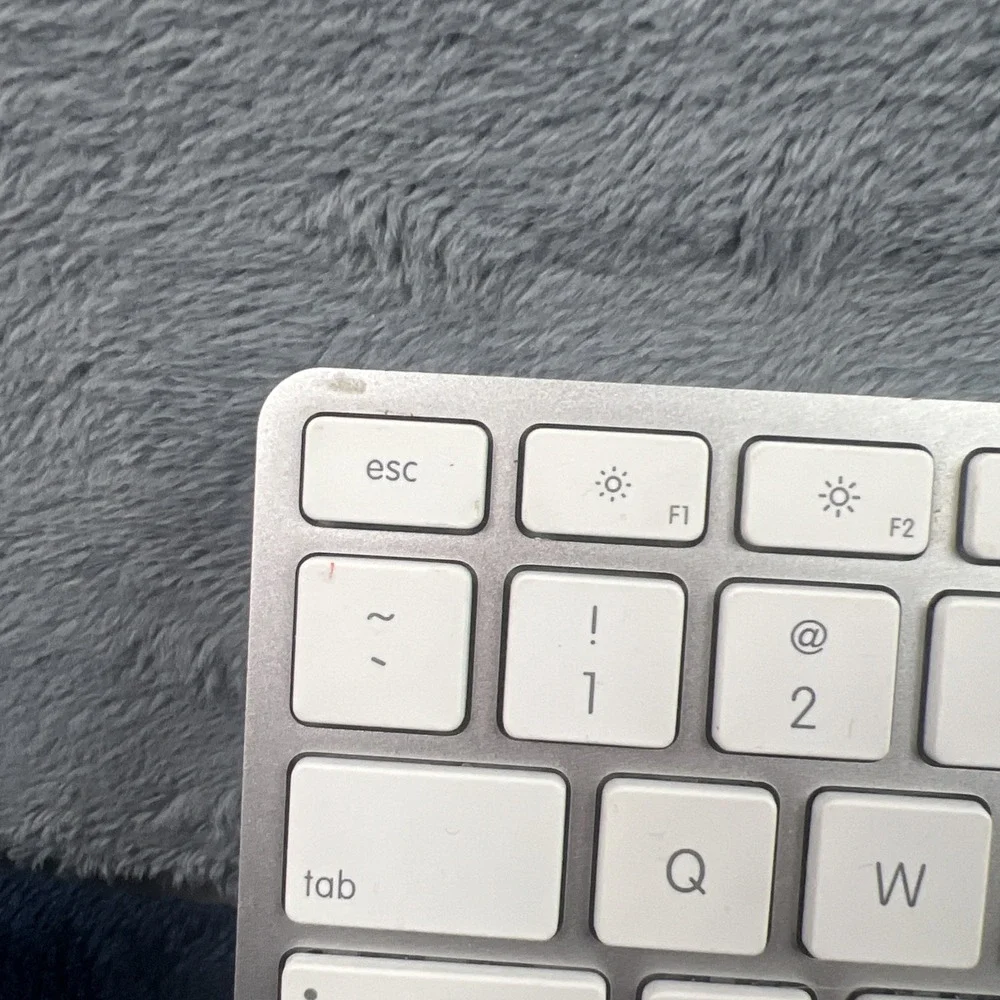 Apple OEM A1243 Aluminum USB Wired Keyboard - Numerical Keypad (For Parts Only)‎